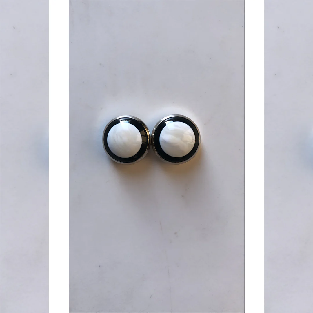 Black|White Magnetic Pin - Image 3