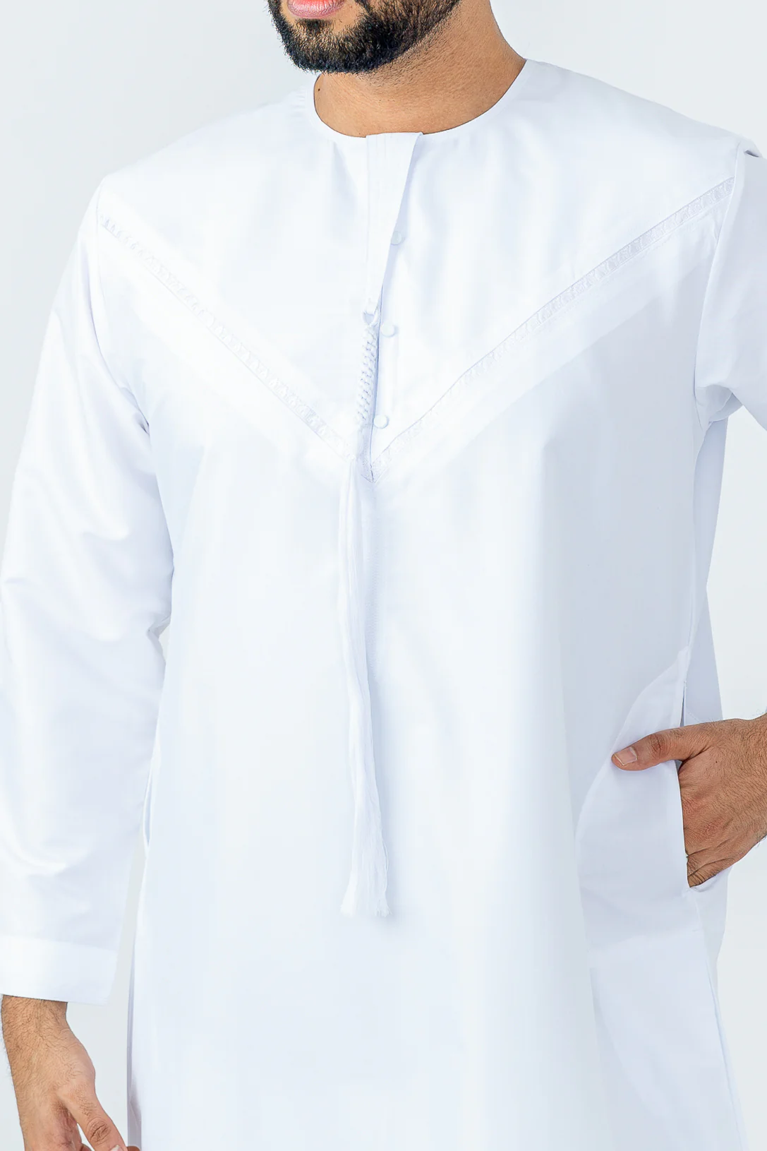 J148 White Emirati Thobe - Image 4