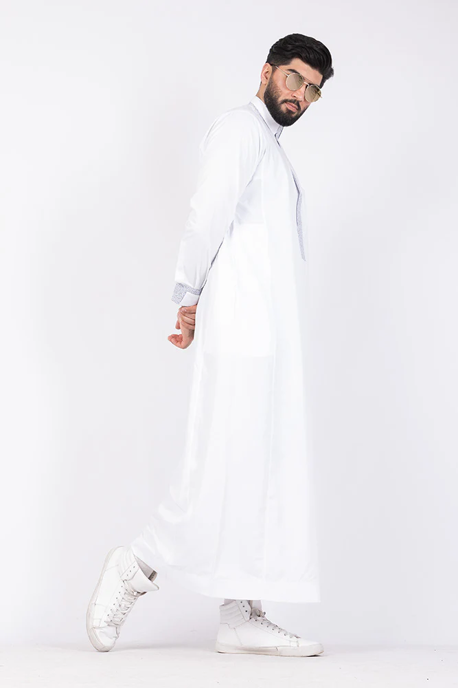 White Retro Print Jubbah - Image 3