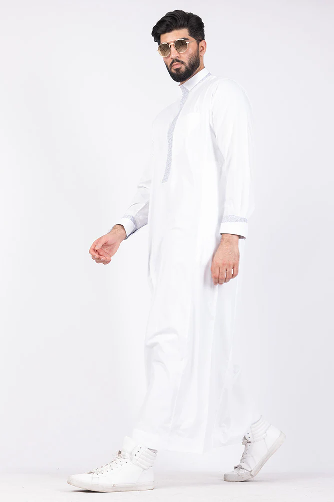 White Retro Print Jubbah - Image 4